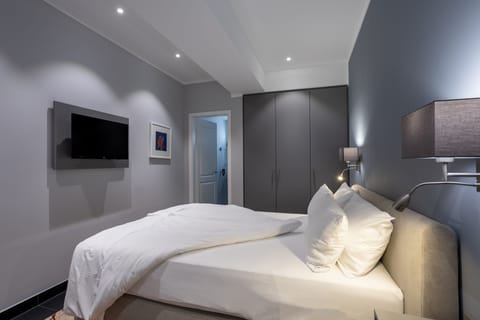 Grand Suite Double | Premium bedding, in-room safe, desk, blackout drapes