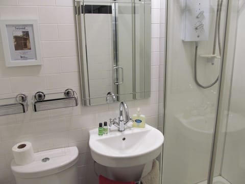 Double Room, Ensuite (Room 3) | Bathroom