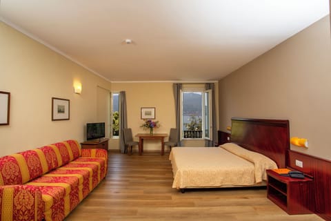 Standard Double Room, Lake View | In-room safe, desk, cribs/infant beds, free WiFi