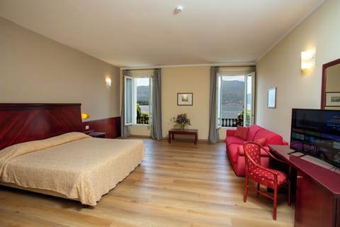 Superior Double Room, Lake View | In-room safe, desk, cribs/infant beds, free WiFi