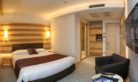 Double Room | Premium bedding, in-room safe, desk, soundproofing