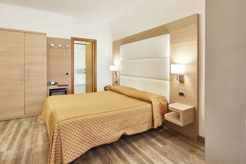 Double Room | Frette Italian sheets, premium bedding, down comforters