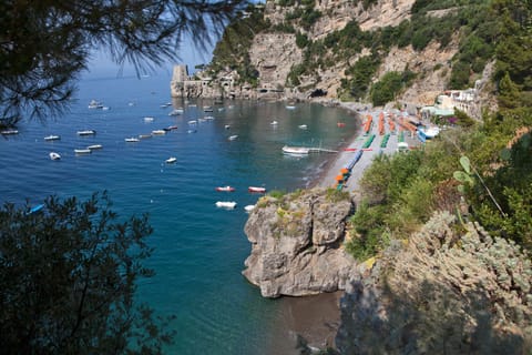 Private beach, black sand, beach cabanas, beach towels