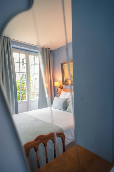 Premium Double Room, Terrace | Select Comfort beds, desk, laptop workspace, soundproofing