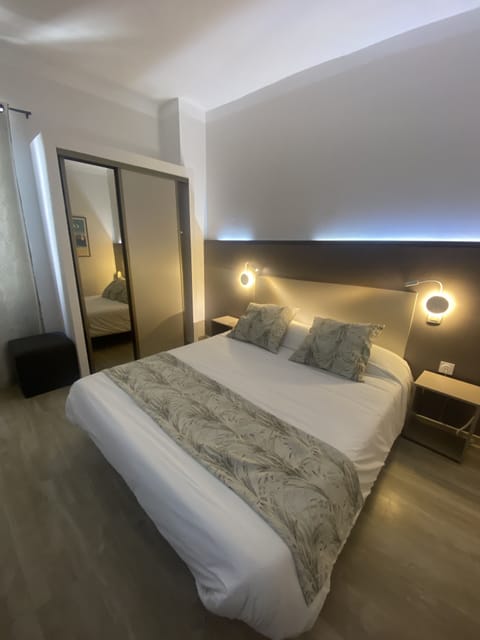 Standard Double Room | Desk, soundproofing, free WiFi, bed sheets