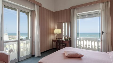 Double or Twin Room (sea view) | Minibar, in-room safe, desk, soundproofing