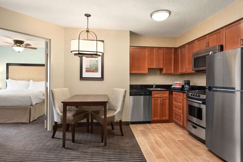 Suite, 2 Bedrooms, Non Smoking | Private kitchen | Fridge, microwave, oven, stovetop