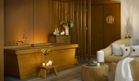 Sauna, spa tub, steam room, body treatments, aromatherapy