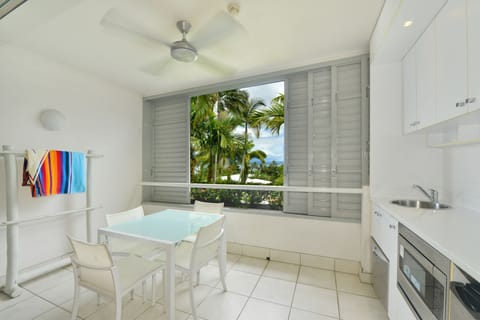 Tropical 1 Bedroom Apartment | Private kitchenette | Fridge, microwave, stovetop, coffee/tea maker