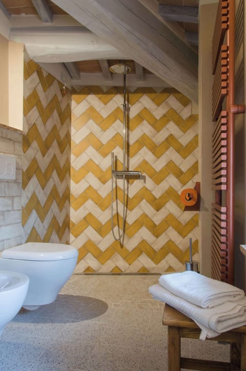 Free toiletries, hair dryer, bidet, towels