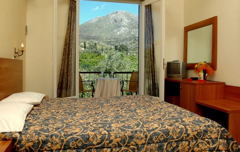 Standard Twin Room, 2 Twin Beds, Mountain View | View from room