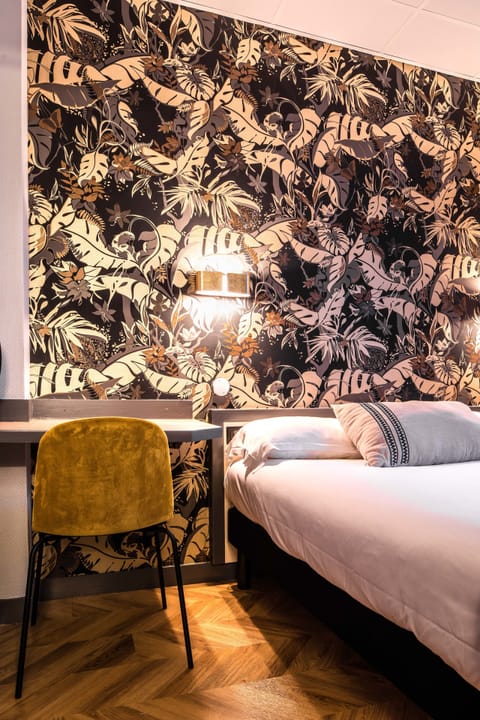 Comfort Double Room | Desk, blackout drapes, soundproofing, free cribs/infant beds