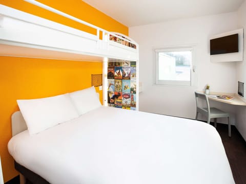 Triple Room (Trio) | Soundproofing, free WiFi, bed sheets, wheelchair access