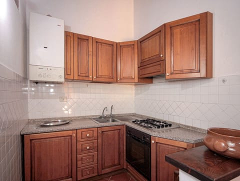 Apartment, 1 Bedroom, Mountain View (La Capanna ) | Private kitchen | Full-size fridge, oven, stovetop, cookware/dishes/utensils