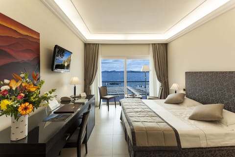 Superior Room, Sea View (New Style) | Hypo-allergenic bedding, minibar, in-room safe, desk