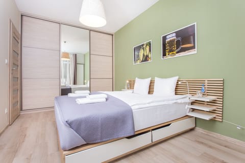 Deluxe Suite, 1 Bedroom, Courtyard Area (Lubicz 17 Street) | Premium bedding, memory foam beds, individually decorated