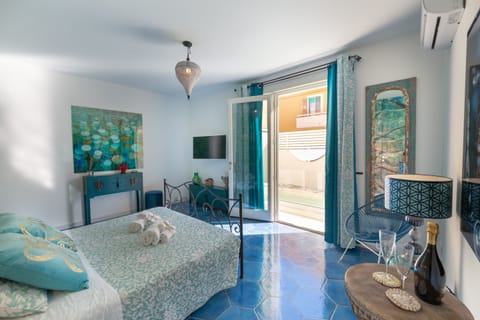 Junior Suite, Private Pool | In-room safe, individually decorated, individually furnished, desk