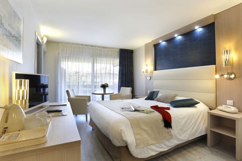 Superior Double Room | Premium bedding, minibar, in-room safe, individually furnished