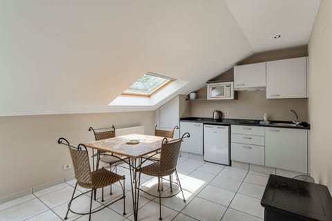 Suite | In-room dining