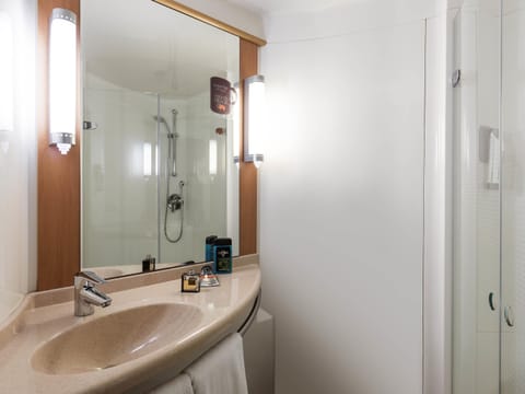 Standard Room, 2 Twin Beds | Desk, blackout drapes, iron/ironing board, free cribs/infant beds