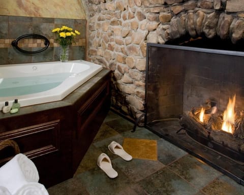 Deluxe Suite, Ensuite (Sycamore Suite) | Spa