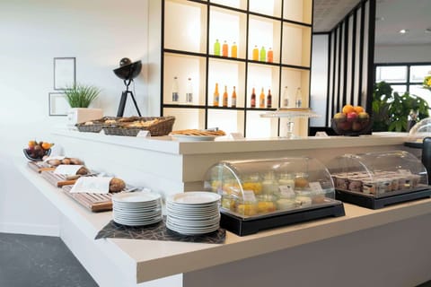 Daily buffet breakfast (EUR 15 per person)