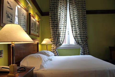 Deluxe Double Room | Hypo-allergenic bedding, minibar, in-room safe, desk