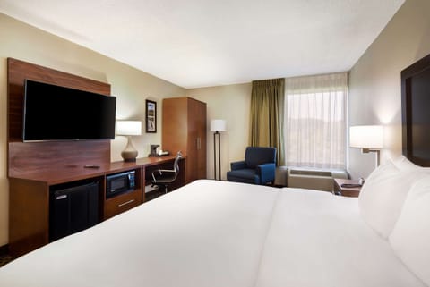 Room, 1 King Bed, Accessible, Non Smoking | In-room safe, desk, laptop workspace, blackout drapes