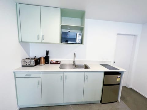 Family Apartment, 2 Bedrooms, Jetted Tub | Private kitchen | Fridge, microwave, stovetop, coffee/tea maker