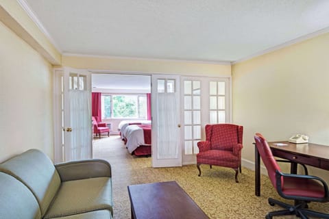 Suite, 2 Double Beds, Non Smoking (One-Bedroom) | In-room safe, desk, blackout drapes, soundproofing