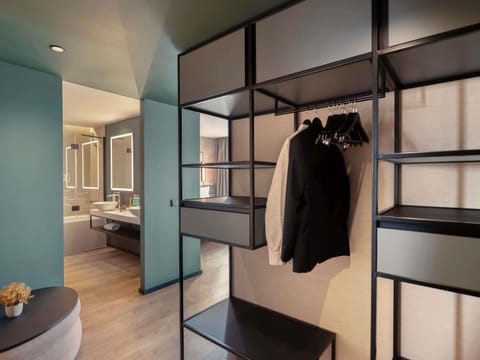 Suite, 1 King Bed with Sofa bed | Minibar, soundproofing, free WiFi, bed sheets