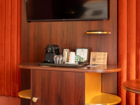 Premium bedding, pillowtop beds, free minibar items, in-room safe