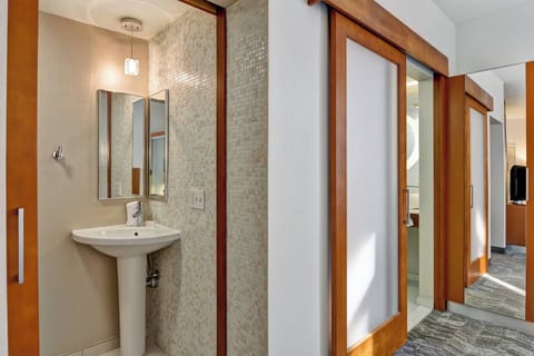 Studio, 1 King Bed, Non Smoking | Bathroom | Combined shower/tub, hair dryer, towels