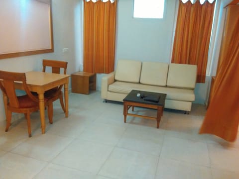 Standard Single Room | Living area