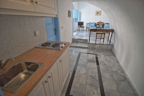 Studio (3 persons) | Private kitchen | Fridge, electric kettle