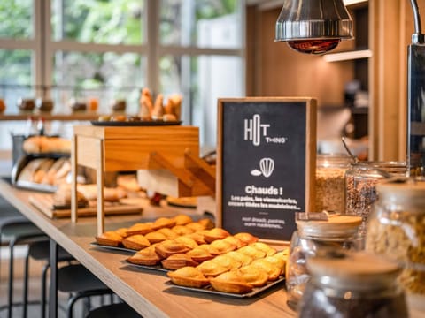 Daily buffet breakfast for a fee