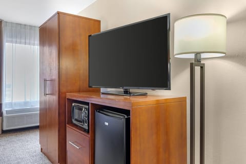 Room, 2 Queen Beds, Non Smoking | Desk, blackout drapes, iron/ironing board, free cribs/infant beds