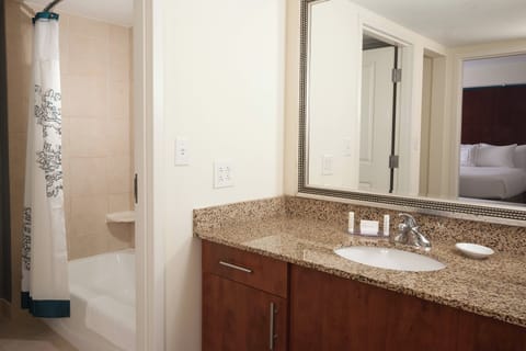 2 Bedroom Suite, 2 King, Sofa Bed | Bathroom | Combined shower/tub, free toiletries, hair dryer, towels