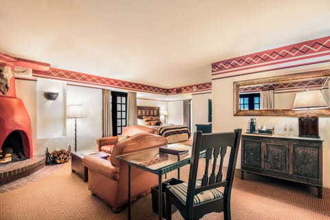 Suite, 1 Bedroom | Premium bedding, in-room safe, desk, blackout drapes