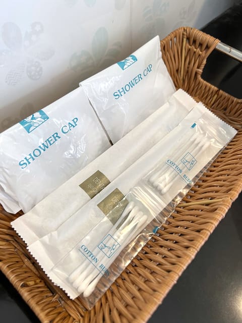 Deluxe Double Room with Pool View | Bathroom amenities | Shower, rainfall showerhead, free toiletries, hair dryer