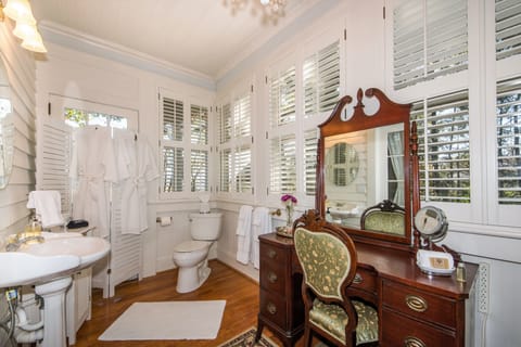 Bess Ray Howell Room | Bathroom | Designer toiletries, hair dryer, bathrobes, slippers