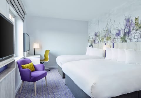 Superior, One Double and One Single Bed | Hypo-allergenic bedding, in-room safe, desk, iron/ironing board