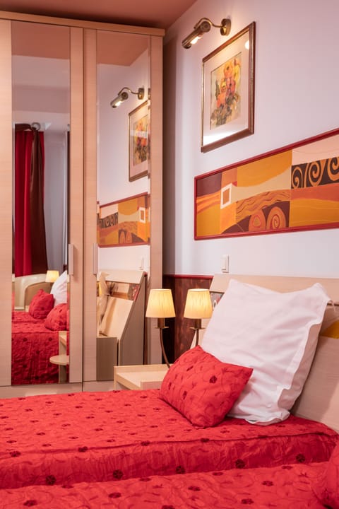 Superior Double Room, Balcony | Egyptian cotton sheets, in-room safe, individually decorated