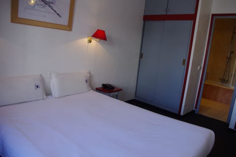 Quadruple Room | In-room safe, soundproofing, free WiFi, bed sheets