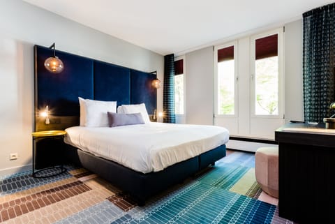 Premium Room | Minibar, in-room safe, desk, soundproofing