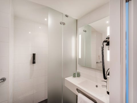 Premium bedding, desk, soundproofing, iron/ironing board