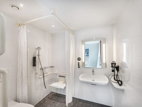 Shower, free toiletries, hair dryer, towels