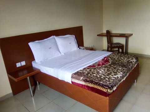 Superior Double Room, City View | Desk, blackout drapes, free WiFi, bed sheets