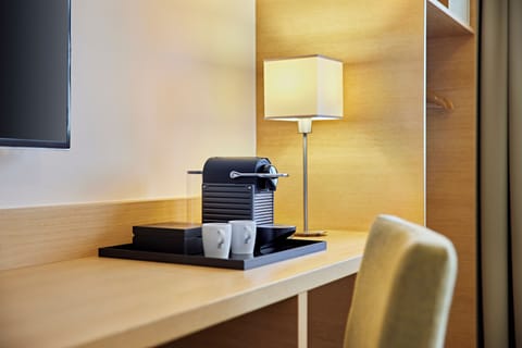 Twin Room | In-room safe, desk, blackout drapes, soundproofing