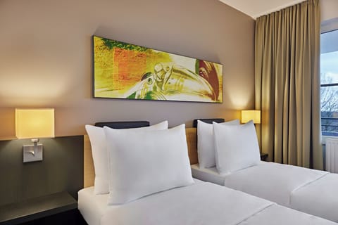 Twin Room Balcony | In-room safe, desk, blackout drapes, soundproofing